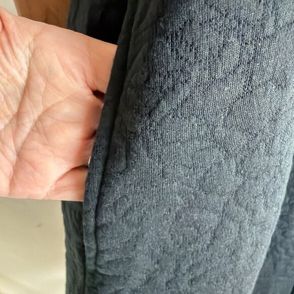 NWT Inoah Black With Embossed Roses Zip Front Tunic Dress #1135 SMALL - Picture 4 of 5